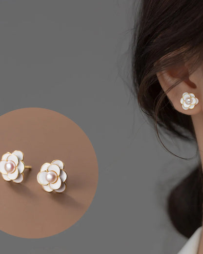 White Flower Stud Earring