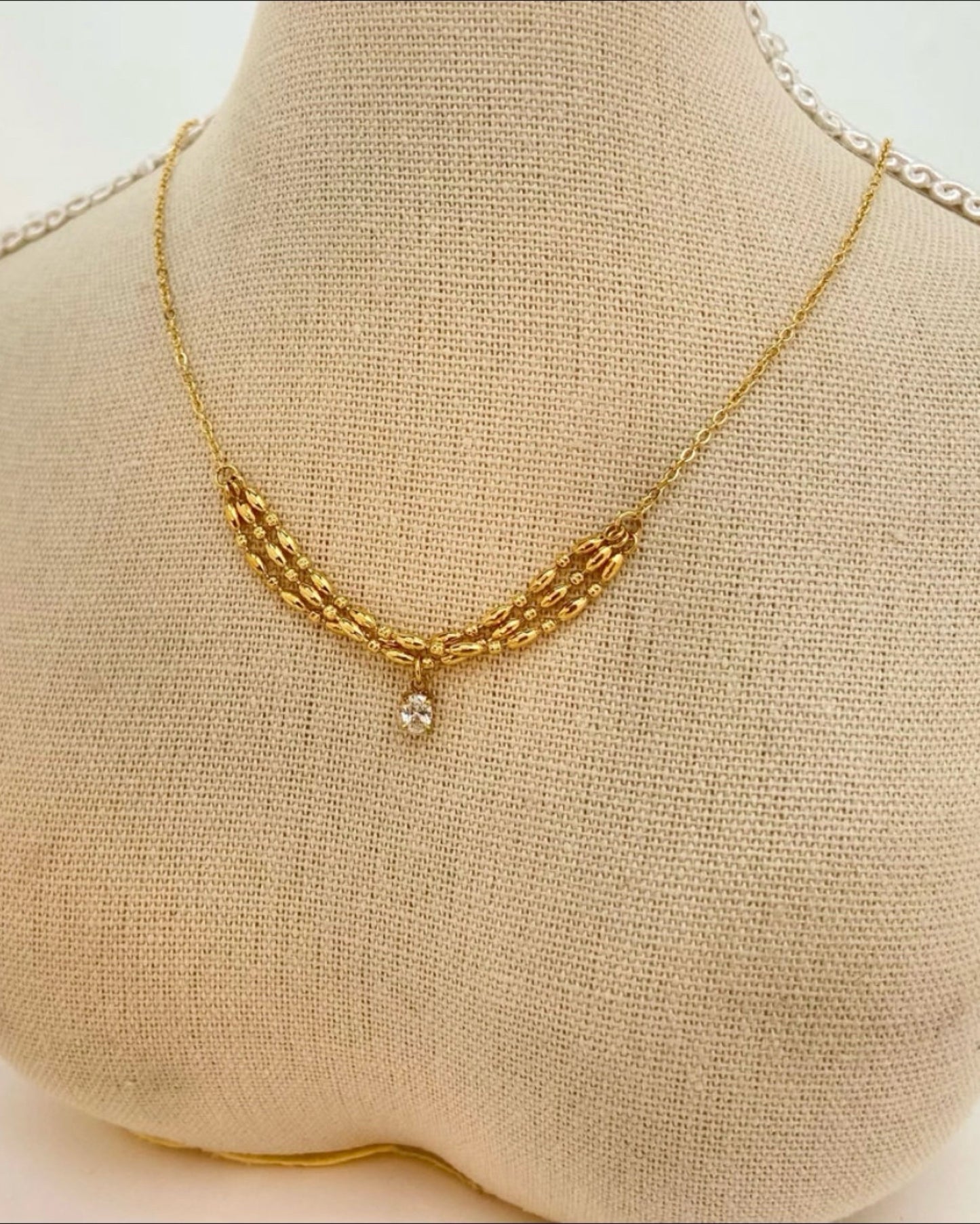 layering chain necklaces